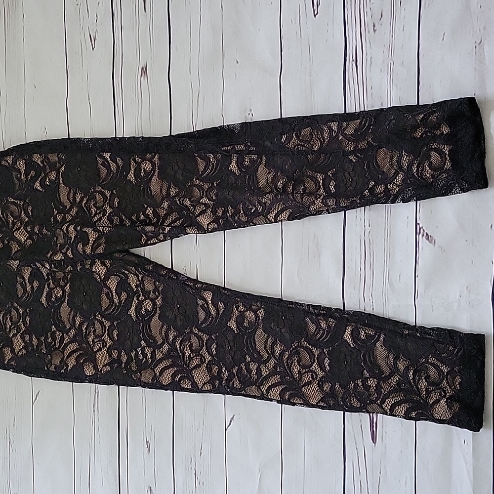 Desirea Catsuit - Picture 3 of 9